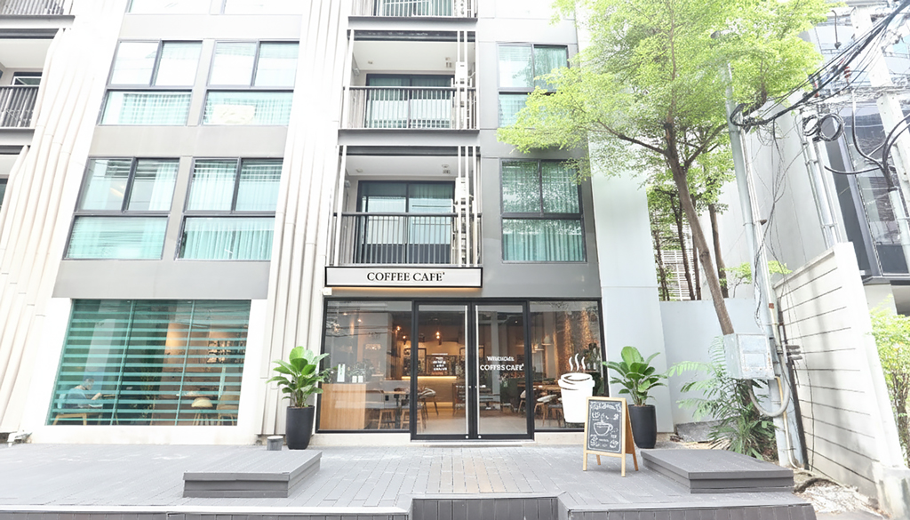 Upper25_Cafe_Outside